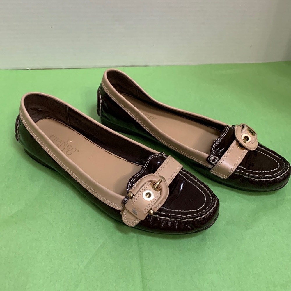 Franco Sarto cute brown patent leather w tan trim flats sz8